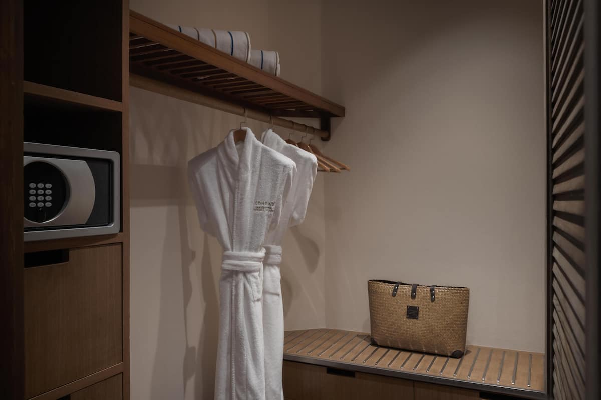 Villa, 1 King Bed, Balcony