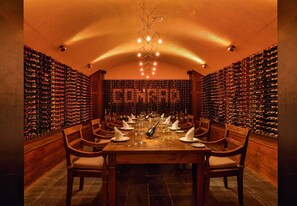 12 restaurants, breakfast, lunch, dinner served; Modern European cuisine