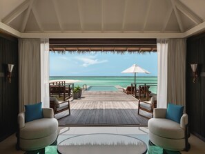 Premium bedding, minibar, in-room safe, individually decorated - Conrad Maldives Rangali Island (Rangalifinolhu)