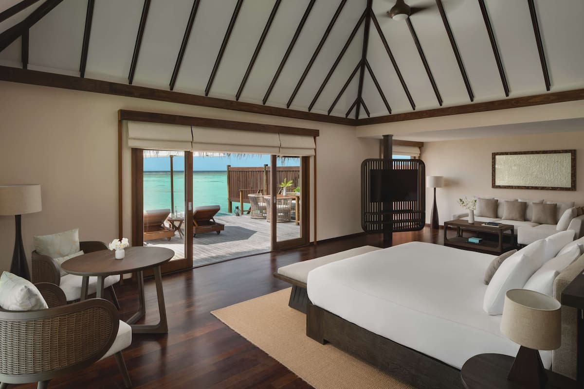 Premier Water Villa with Pool | 2 間臥室、高級寢具、迷你吧、客房內保險箱