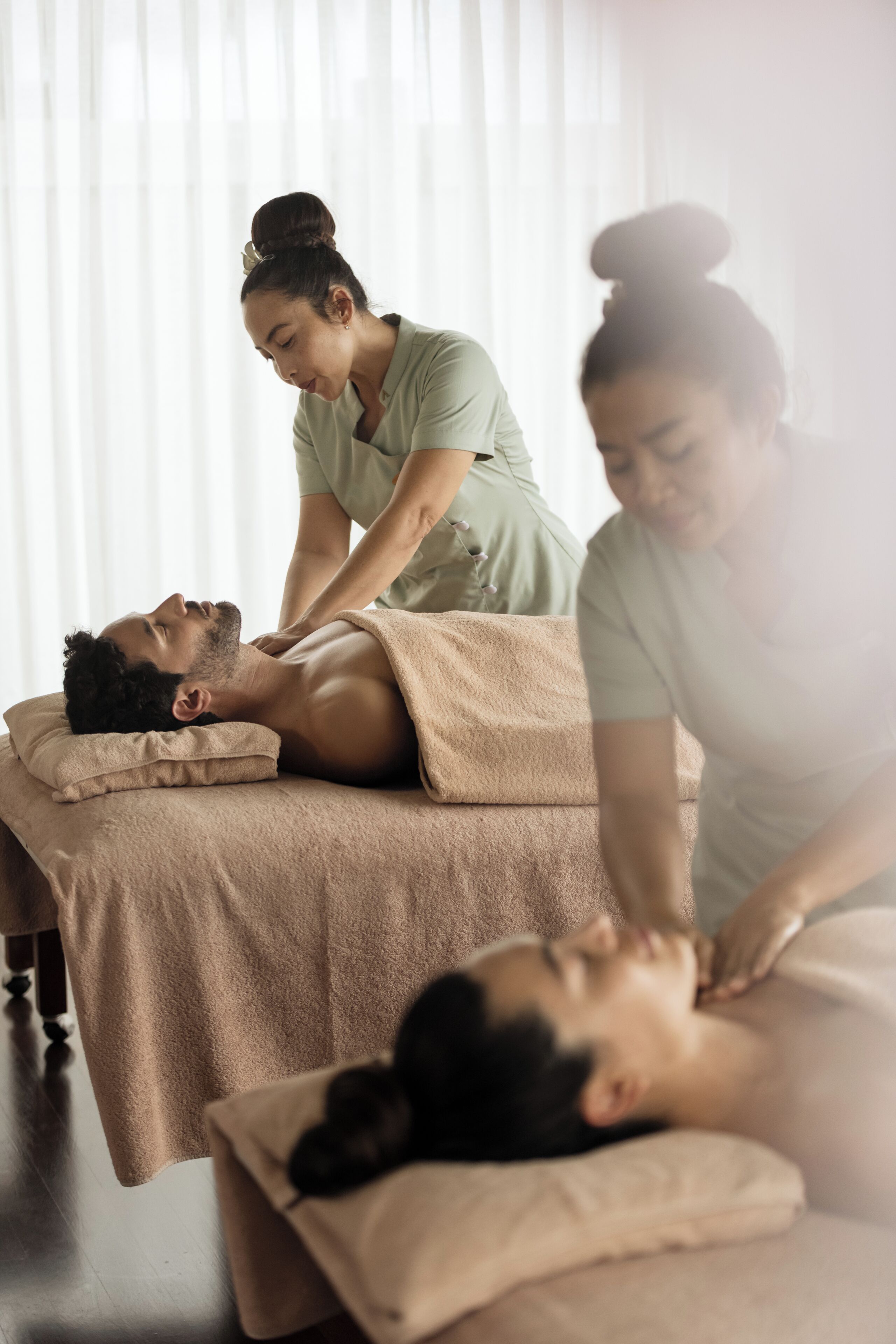 Couples treatment rooms, sauna, hot tub, steam room, body treatments