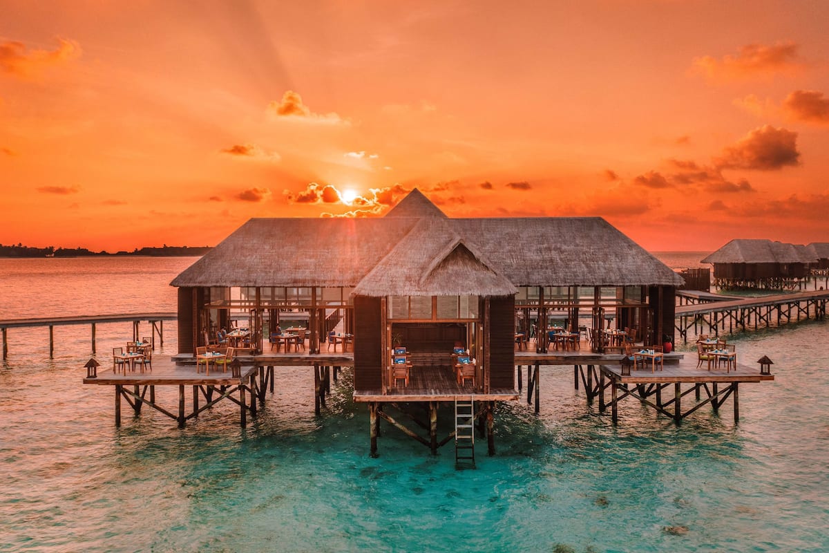 12 restaurants, breakfast, lunch served; modern european cuisine