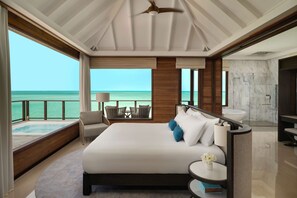Two Bedroom Rangali Ocean Pavilion with Pool | Hochwertige Bettwaren, Minibar, Zimmersafe, individuell dekoriert