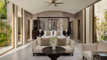 Deluxe Beach Villa with Pool | 2 間睡房、高級寢具、迷你吧、房內夾萬