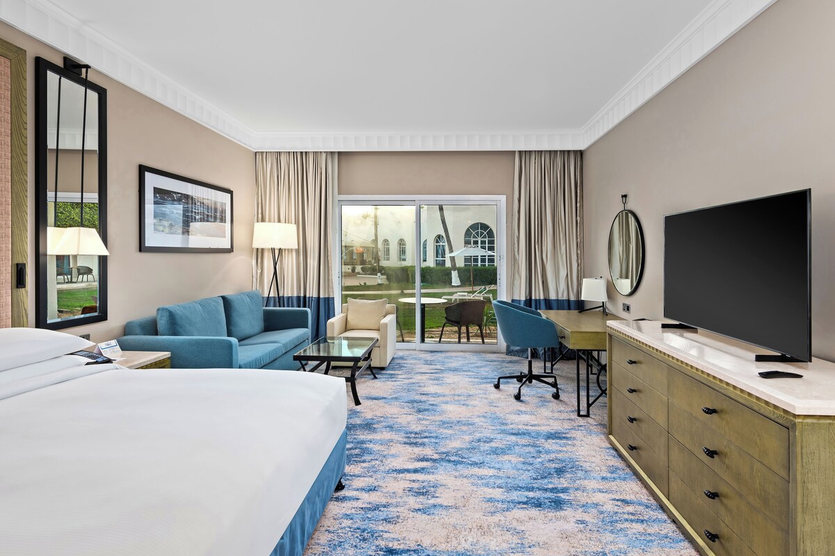 Camera, 1 letto king, accessibile ai disabili (Garden Access) | Biancheria da letto di alta qualità, copriletto in piuma, minibar
