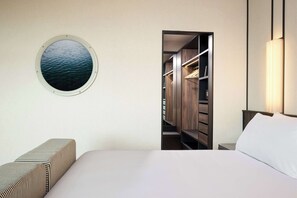 Executive Room, 1 King Bed (Family Room)