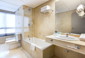 Minibar, in-room safe, desk, free WiFi