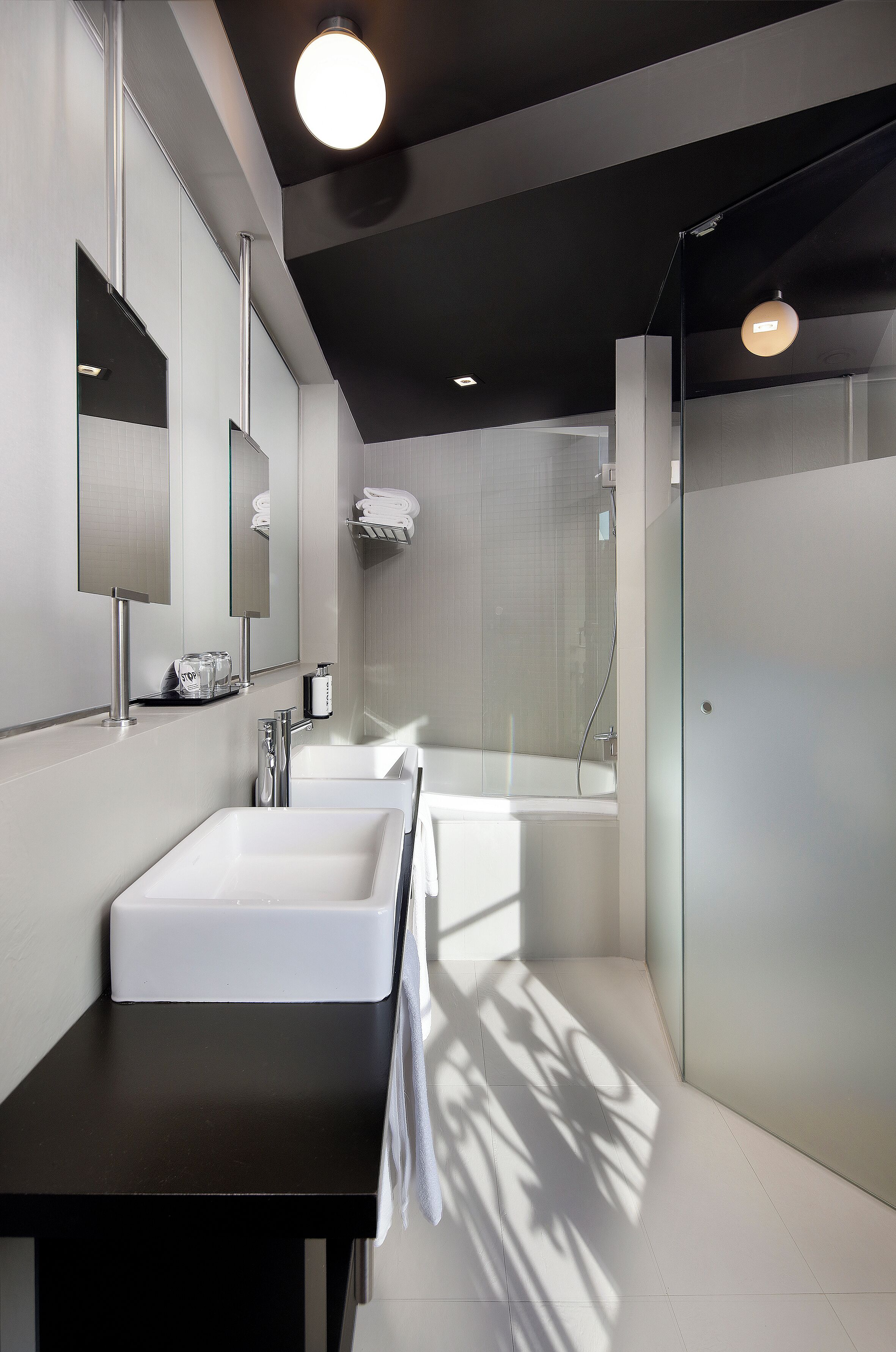 suite | minibar, in-room safe, desk, blackout curtains