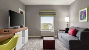 Room, 1 King Bed, Non Smoking | Premium bedding, down comforters, in-room safe, blackout drapes