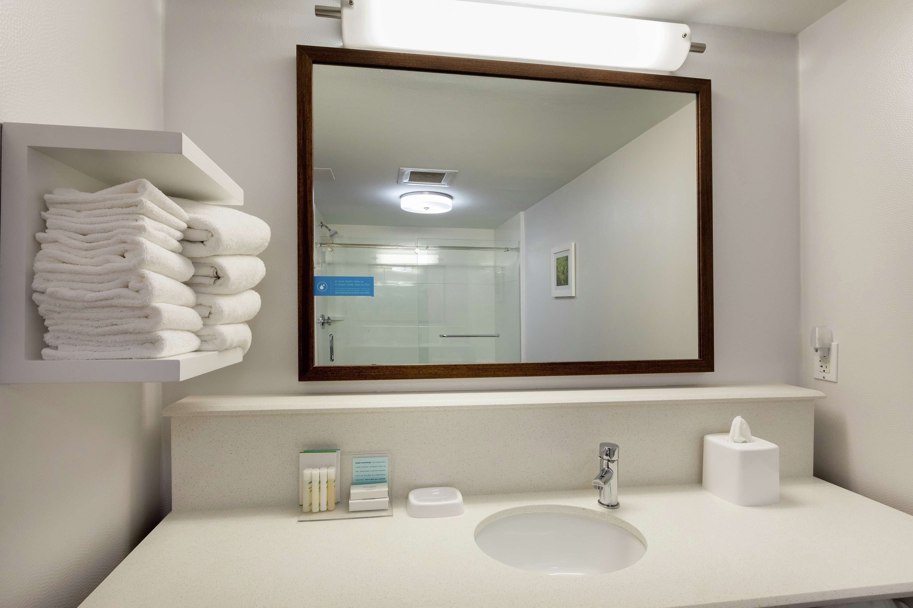 premium bedding, in-room safe, desk, laptop workspace