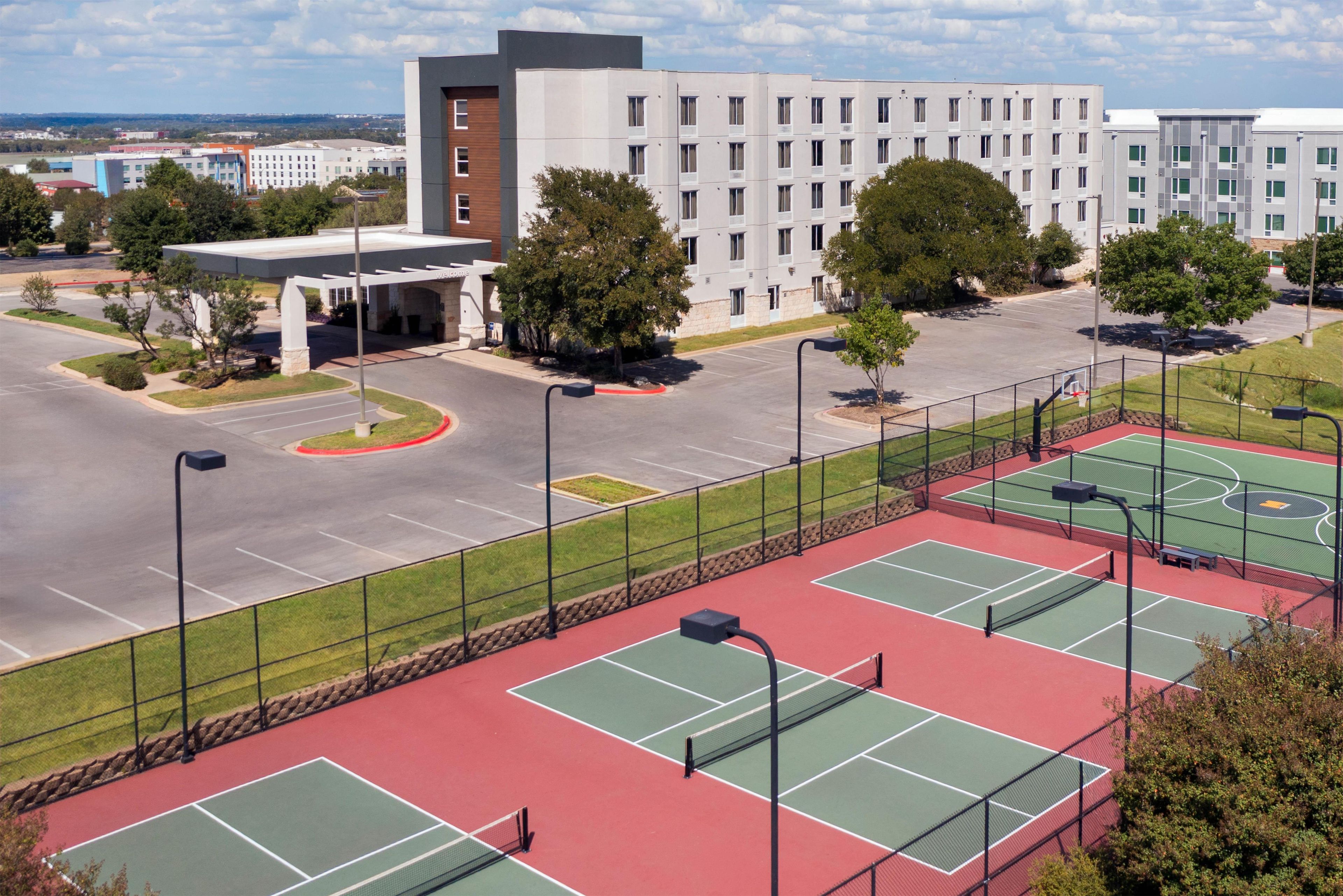 Photo - Hampton Inn & Suites Austin-Airport