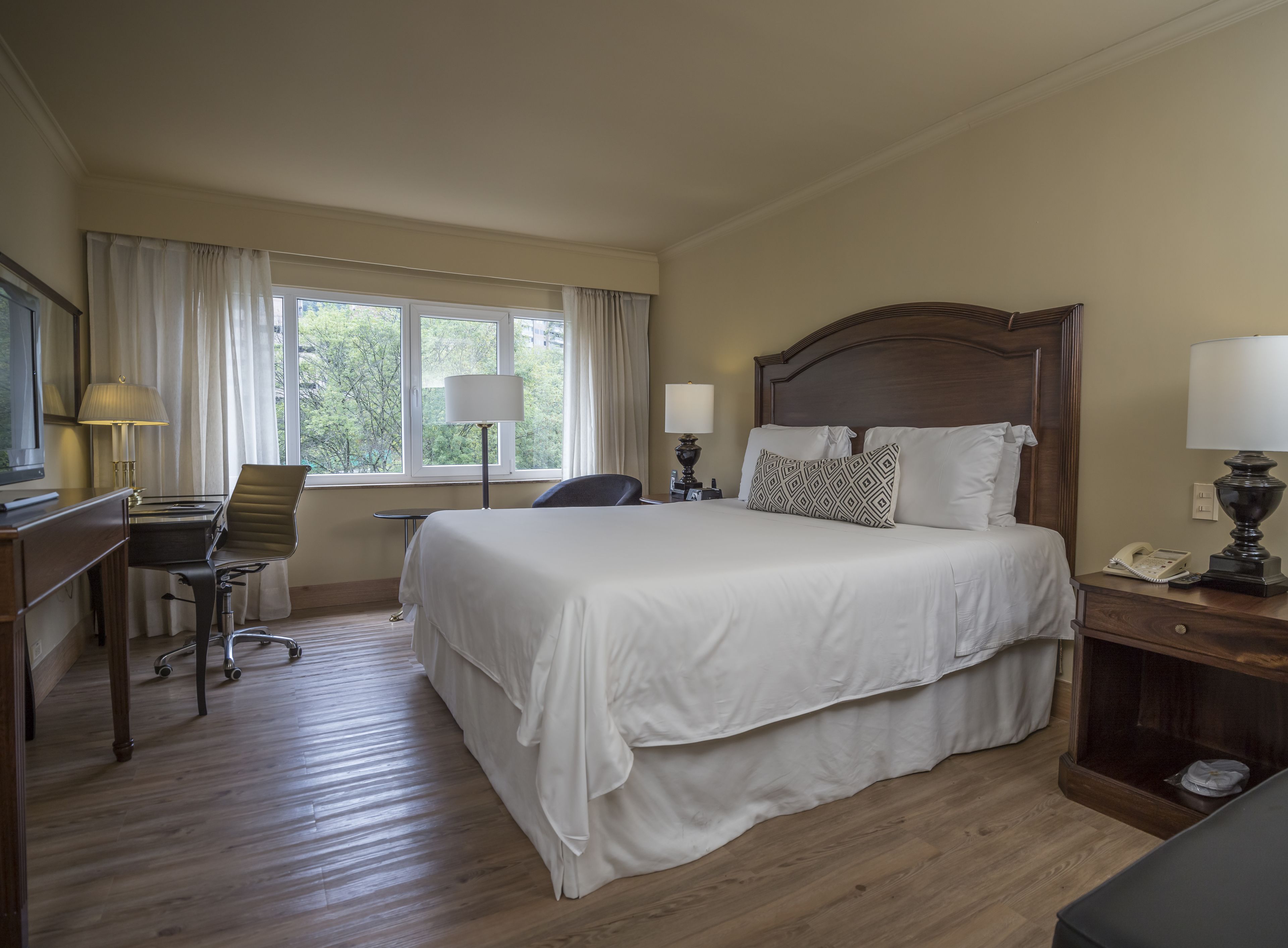 Premium bedding, minibar, in-room safe, desk