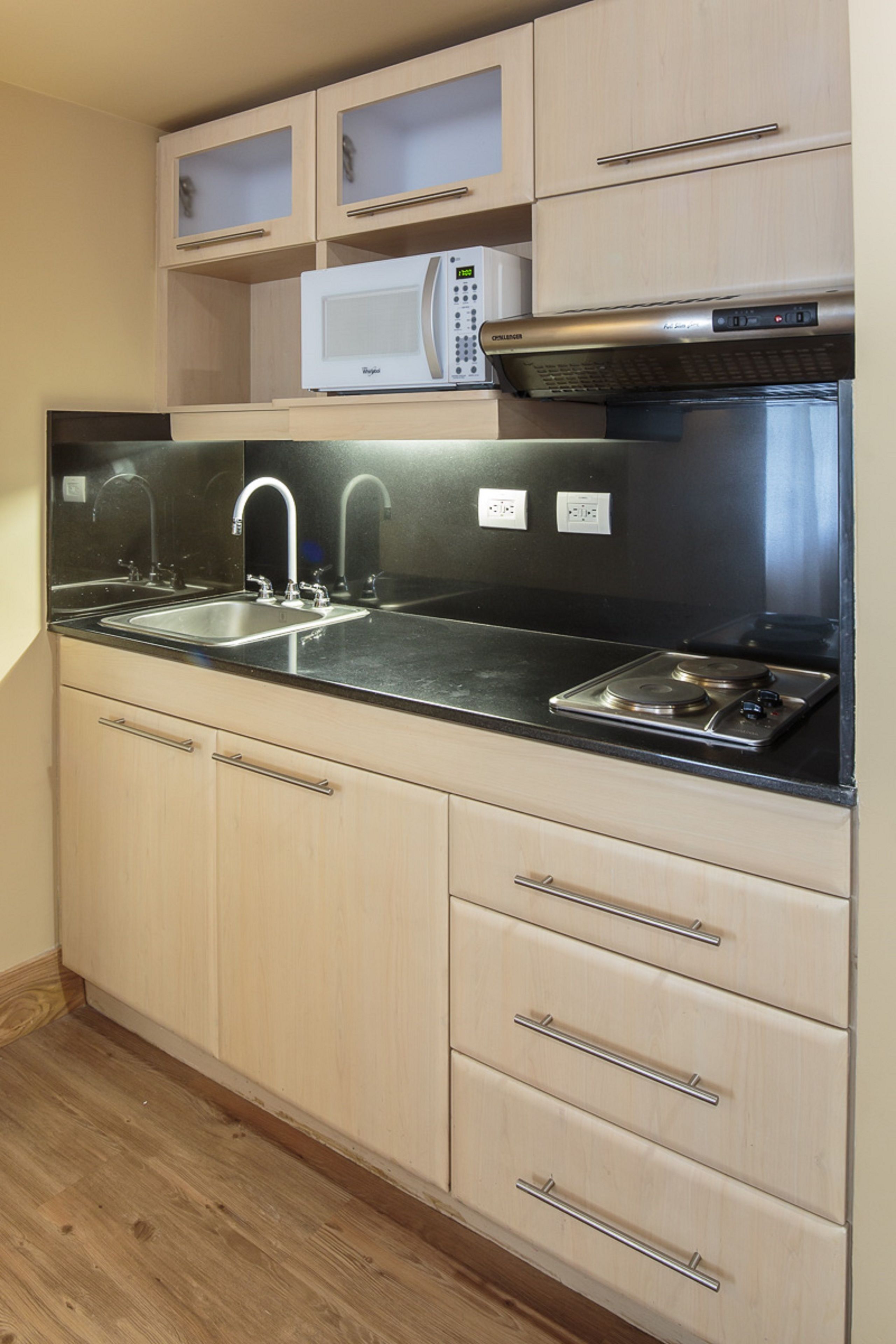 suite, 1 bedroom (dining area) | premium bedding, minibar, in-room safe, desk