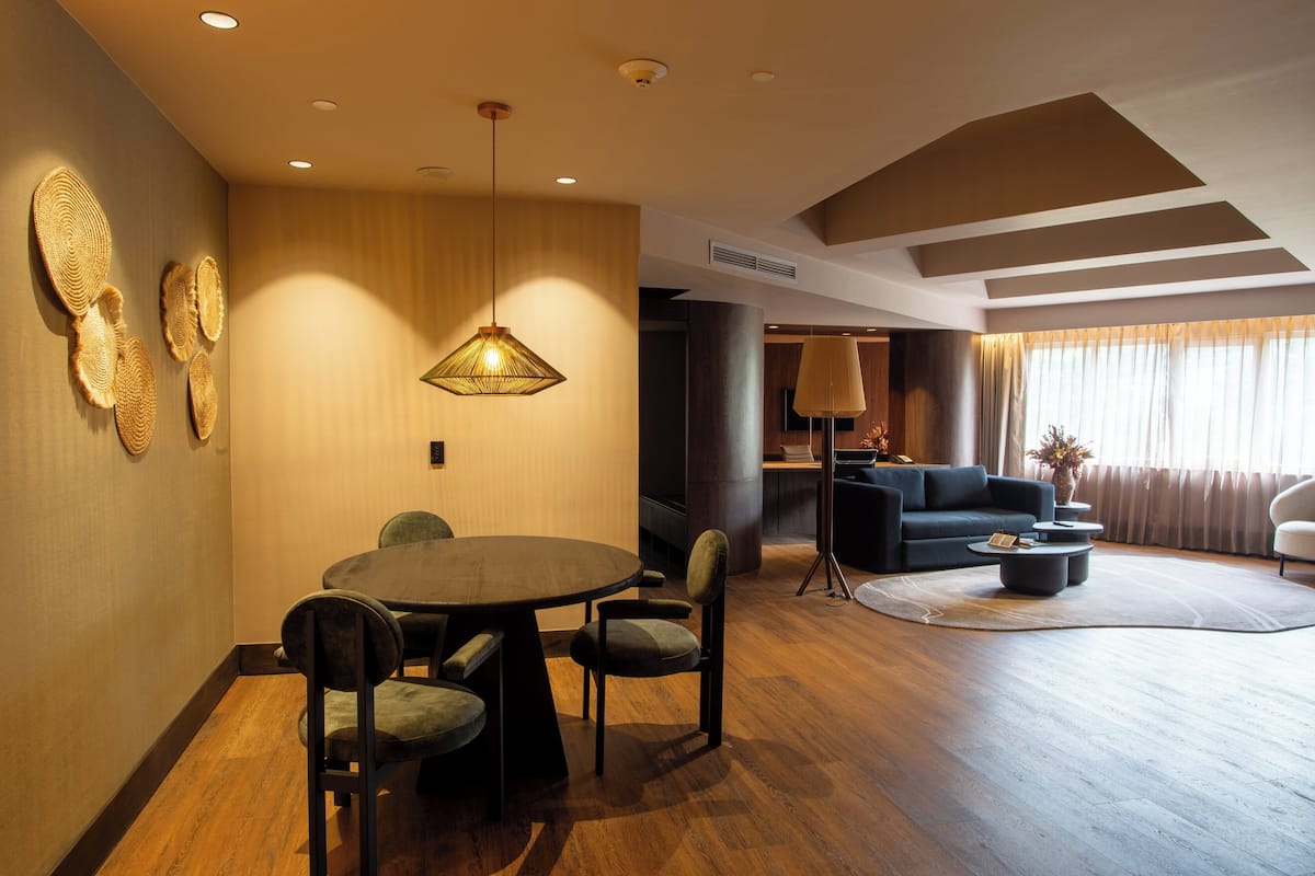 Suite Club, 1 chambre, accĂšs au salon club