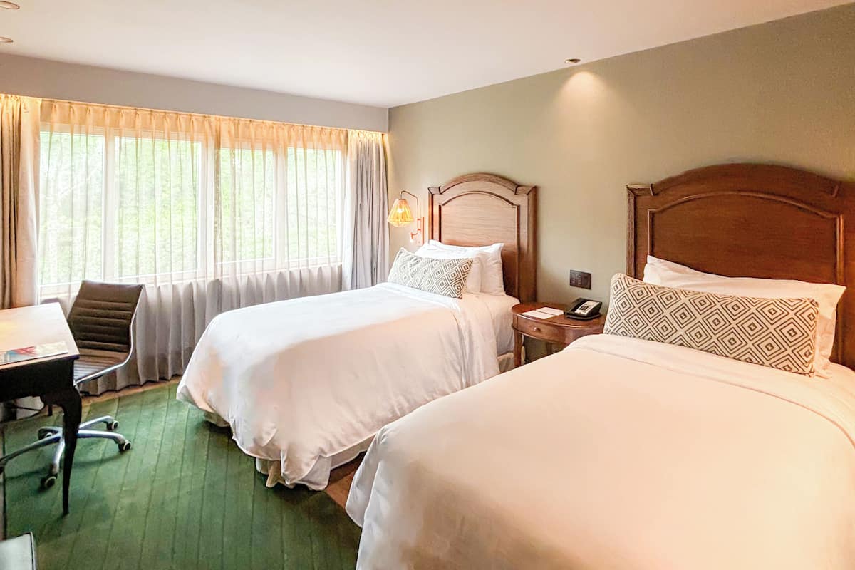 Premium Room, 2 Single Beds | Premium bedding, minibar, in-room safe, desk