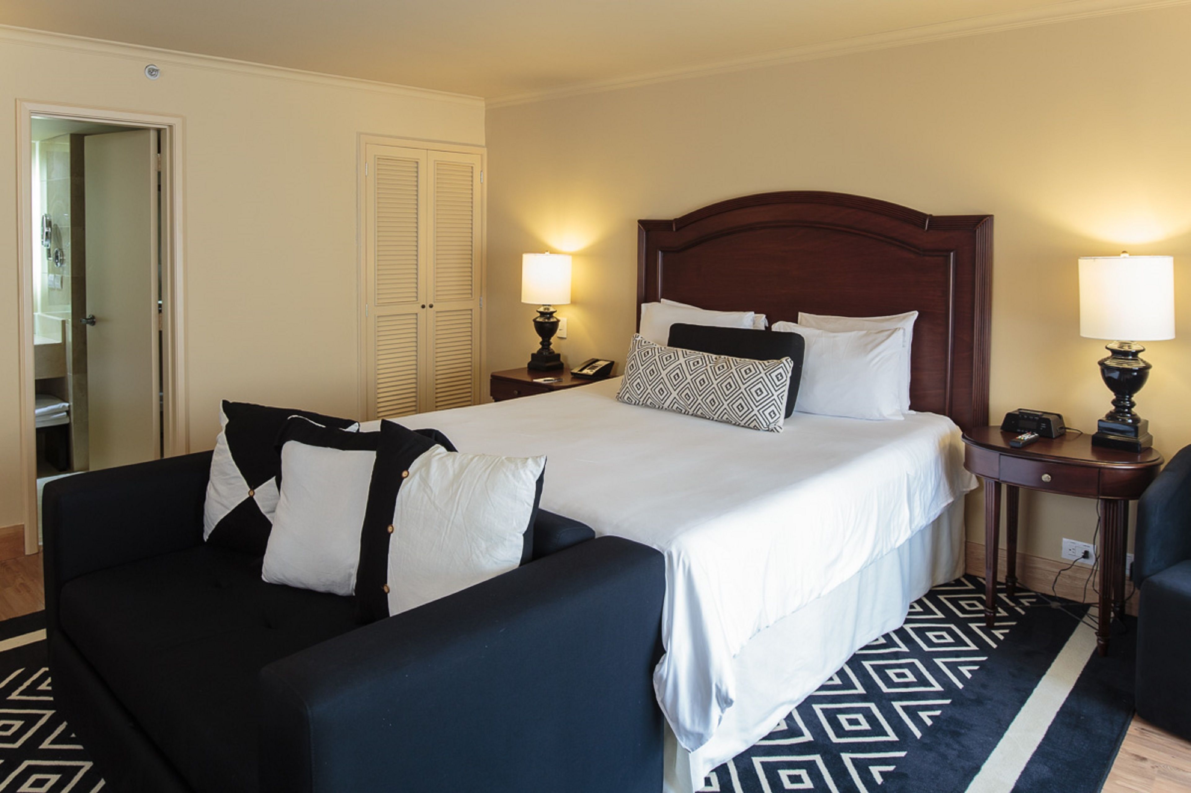 Junior Suite, 1 King Bed with Sofa bed