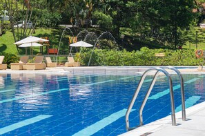 2 outdoor pools, pool umbrellas, sun loungers