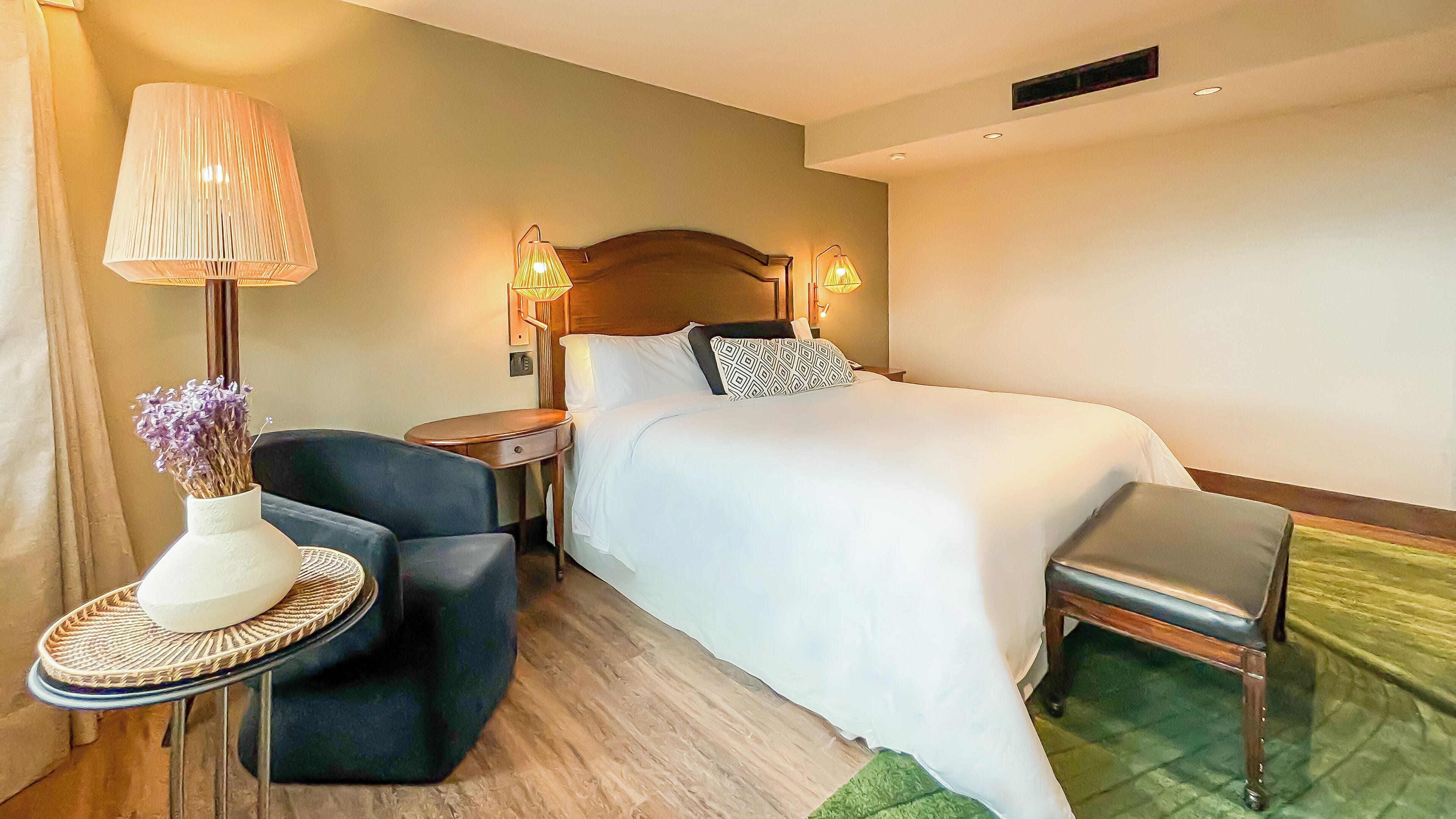 Premium bedding, minibar, in-room safe, desk