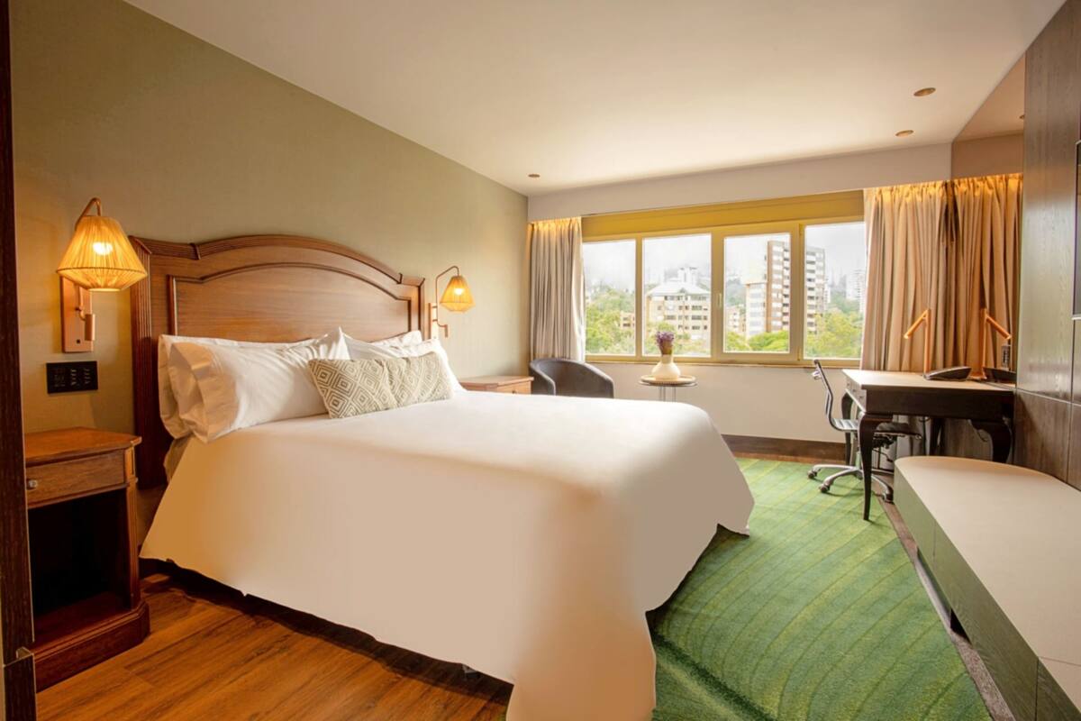 Premium bedding, minibar, in-room safe, desk