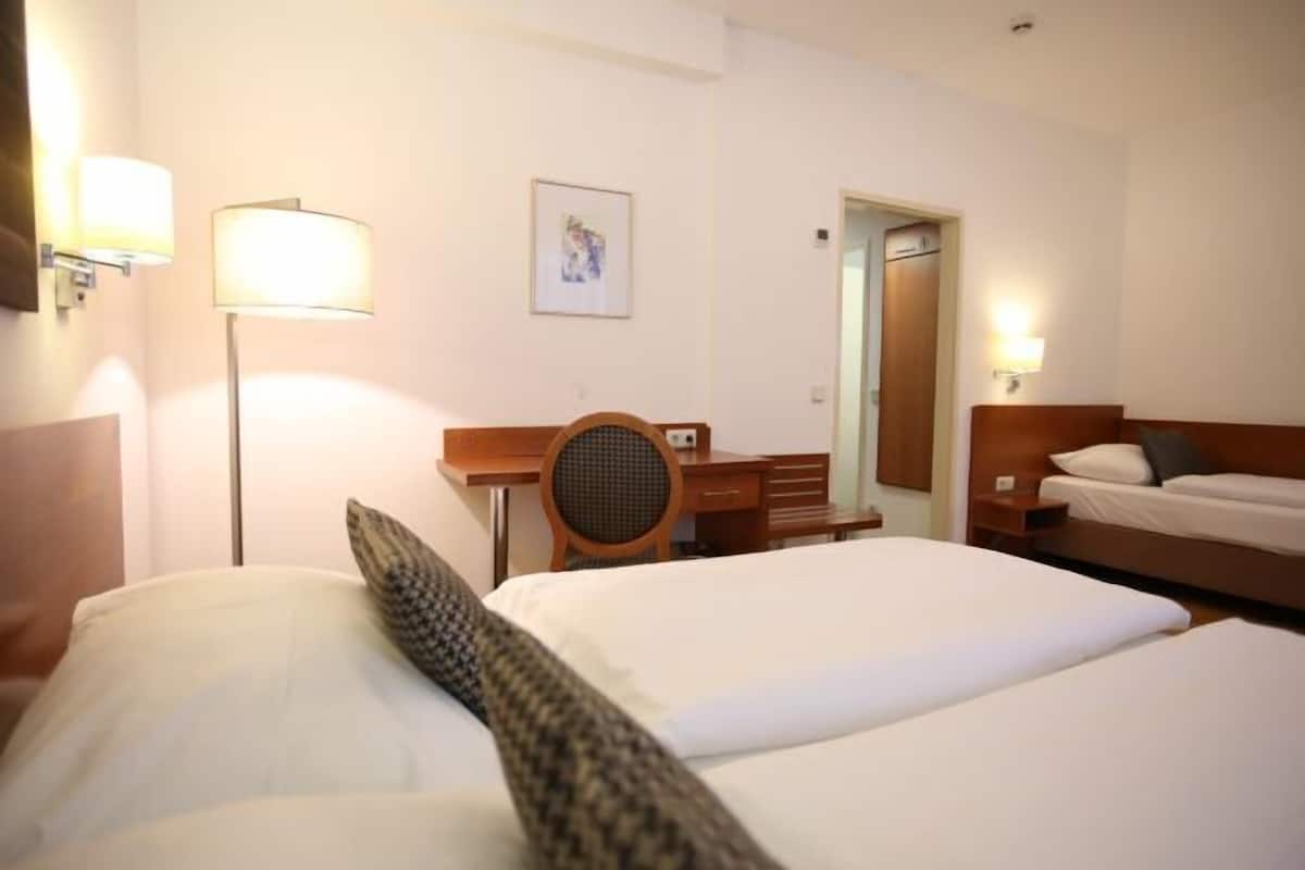 Premium bedding, minibar, in-room safe, desk