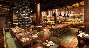 3 Restaurants, Mittagessen, Abendessen, japanische Küche