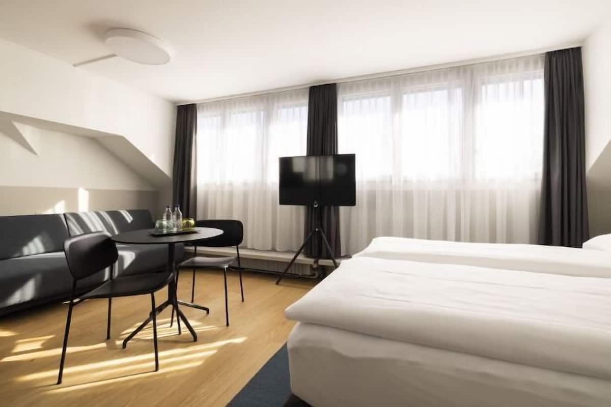 1 bedroom, premium bedding, down duvets, in-room safe