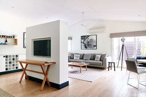 South Suite