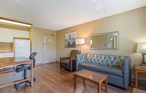 Deluxe Studio | Hypo-allergenic bedding, desk, iron/ironing board, free WiFi - Extended Stay America Suites San Jose Edenvale South (San Jose)