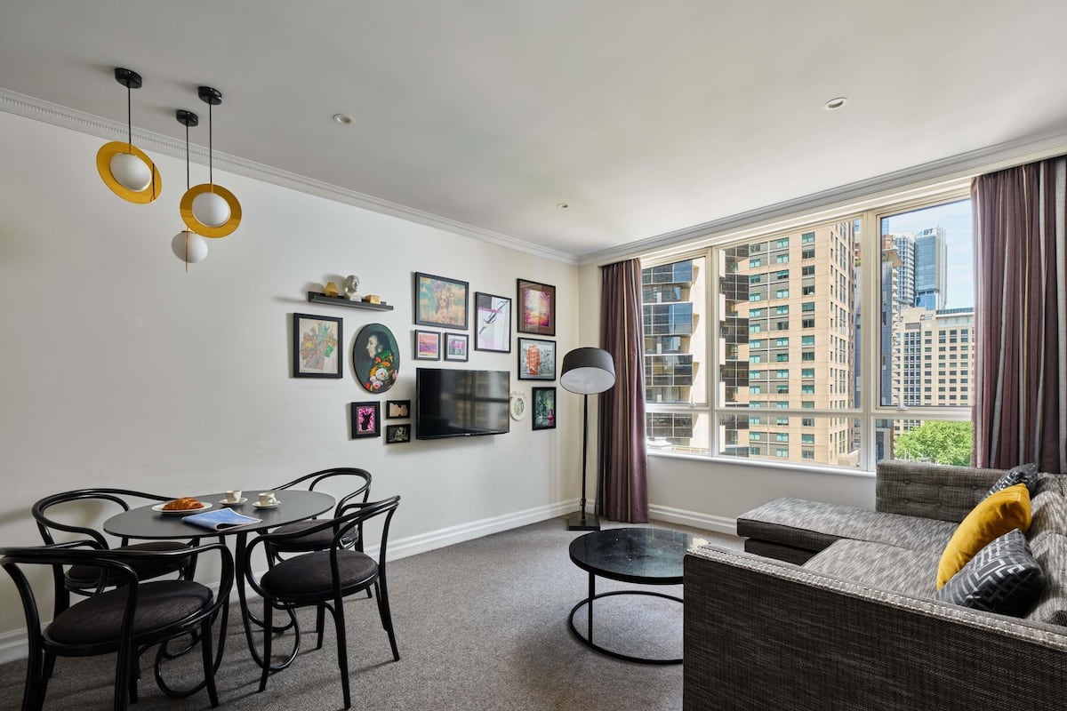 Deluxe Room, 2 Bedrooms | Premium bedding, pillow-top beds, in-room safe, individually furnished