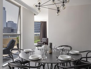 Penthouse, 3 phòng ngủ | Bộ đồ giường cao cấp, nệm có lớp đệm bông, két bảo mật tại phòng 