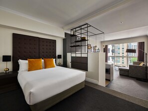 Premium bedding, pillow-top beds, in-room safe, individually furnished - Mantra 2 Bond Street Sydney (Sydney)