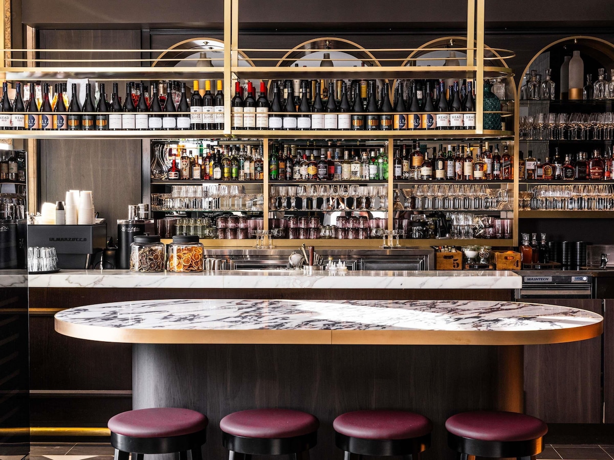 Mantra 2 Bond Street Sydney