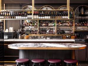 Bar (on property) - Mantra 2 Bond Street Sydney (Sydney)