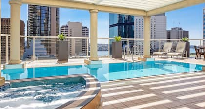 Mantra 2 Bond Street Sydney