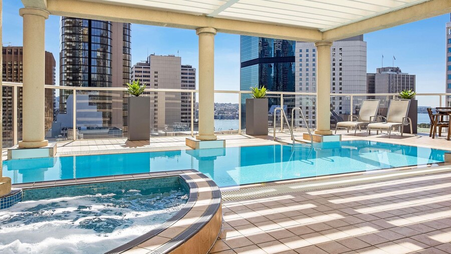 Mantra 2 Bond Street Sydney