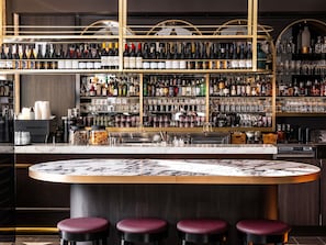 Bar (in der Unterkunft)