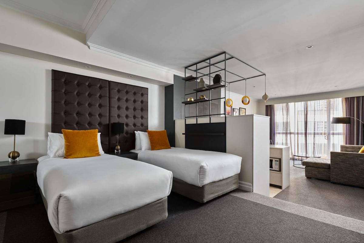 Executive Studio, 1 King Bed | Premium bedding, pillow-top beds, in-room safe, individually furnished