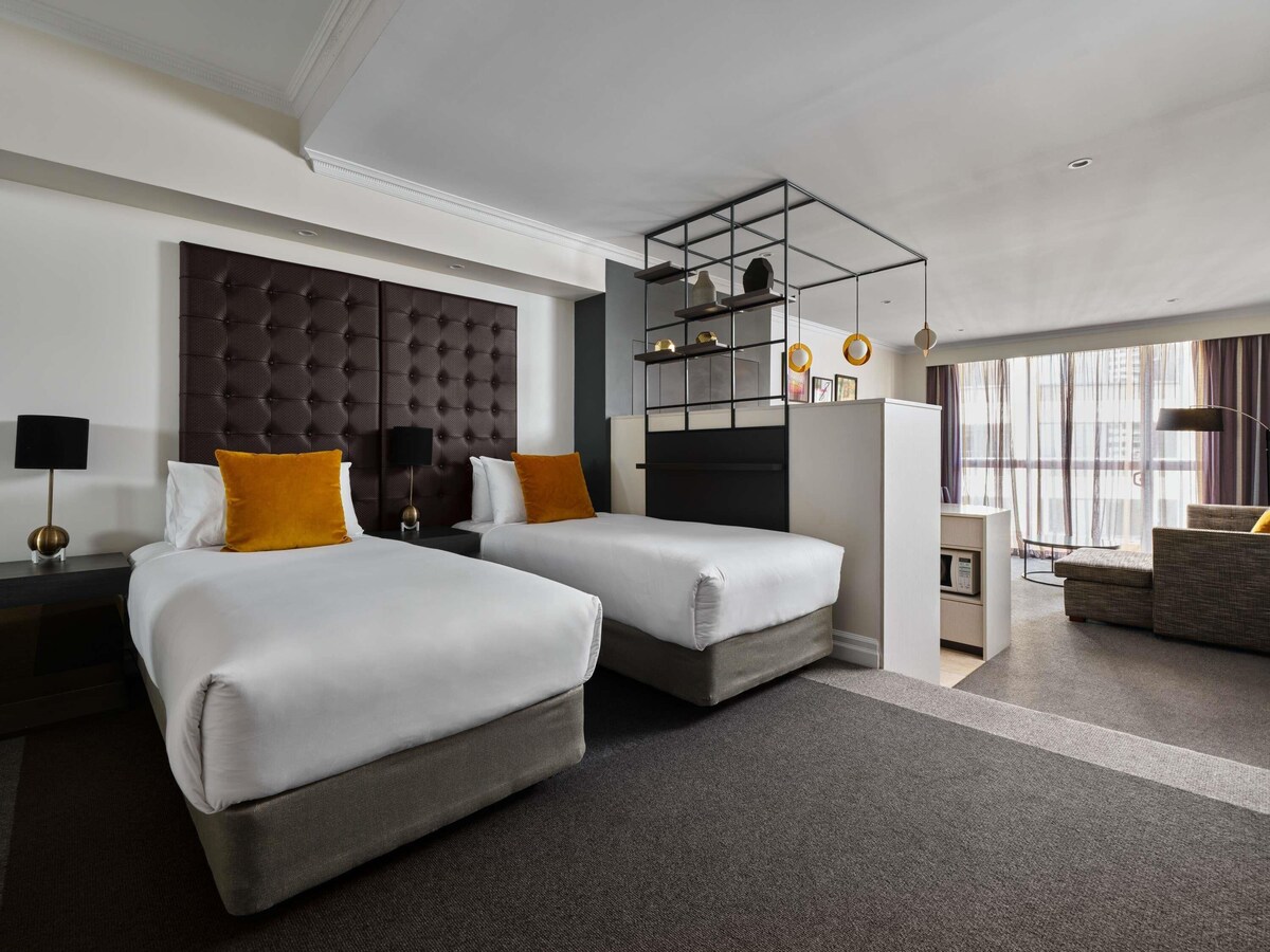 Mantra 2 Bond Street Sydney