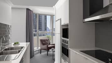 Penthouse, 3 Bedrooms | Premium bedding, pillow-top beds, in-room safe, individually furnished