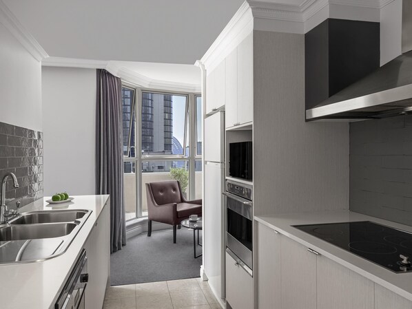 Penthouse, 3 Bedrooms | Premium bedding, pillow-top beds, in-room safe, individually furnished - Mantra 2 Bond Street Sydney (Sydney)