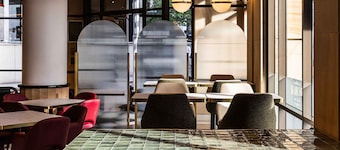 Mantra 2 Bond Street Sydney