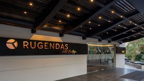 Front of property - Rugendas Hotel Boutique by Time (Santiago)