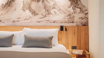 Superior Room, 1 King Bed | Premium bedding, minibar, in-room safe, desk