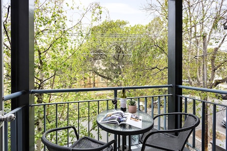 Studio Apartment | Balcony