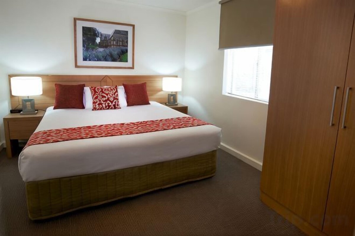 In-room safe, soundproofing, iron/ironing board, cribs (surcharge)
