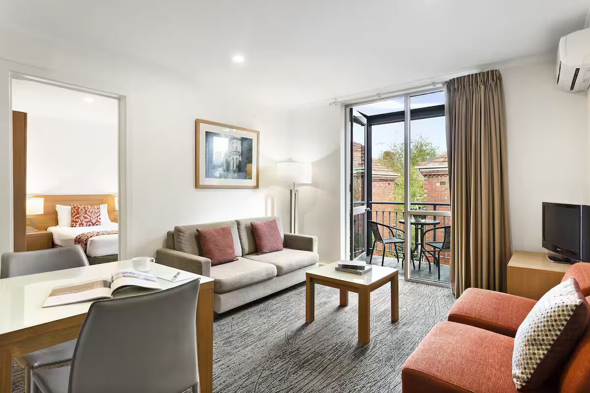 32-Zoll-LCD-Fernseher mit Digitalempfang, Fernseher, DVD-Player