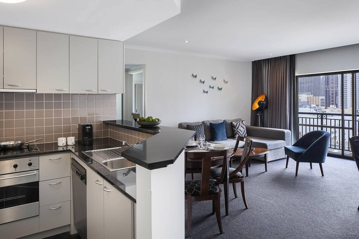 Apartemen Premium, 2 kamar tidur | Dapur pribadi | Mesin pembuat kopi/teh, lemari es, microwave, dan ketel listrik