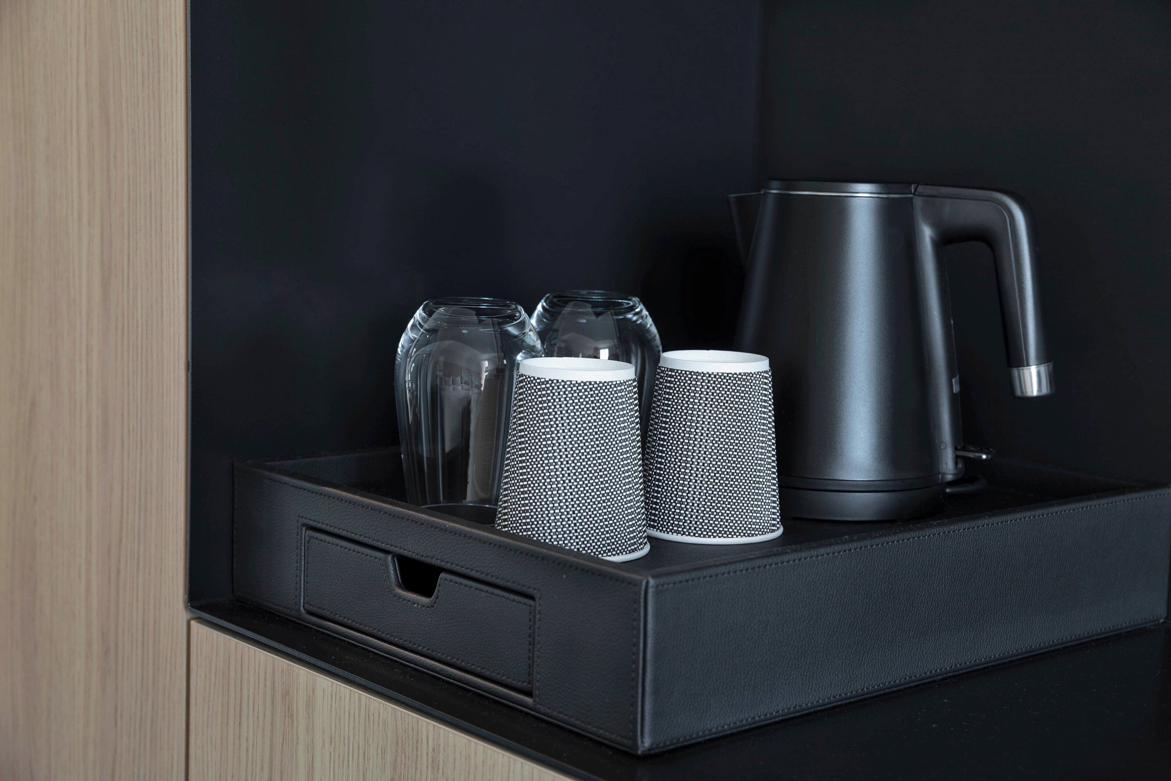 room, 1 king bed | premium bedding, minibar, in-room safe, desk