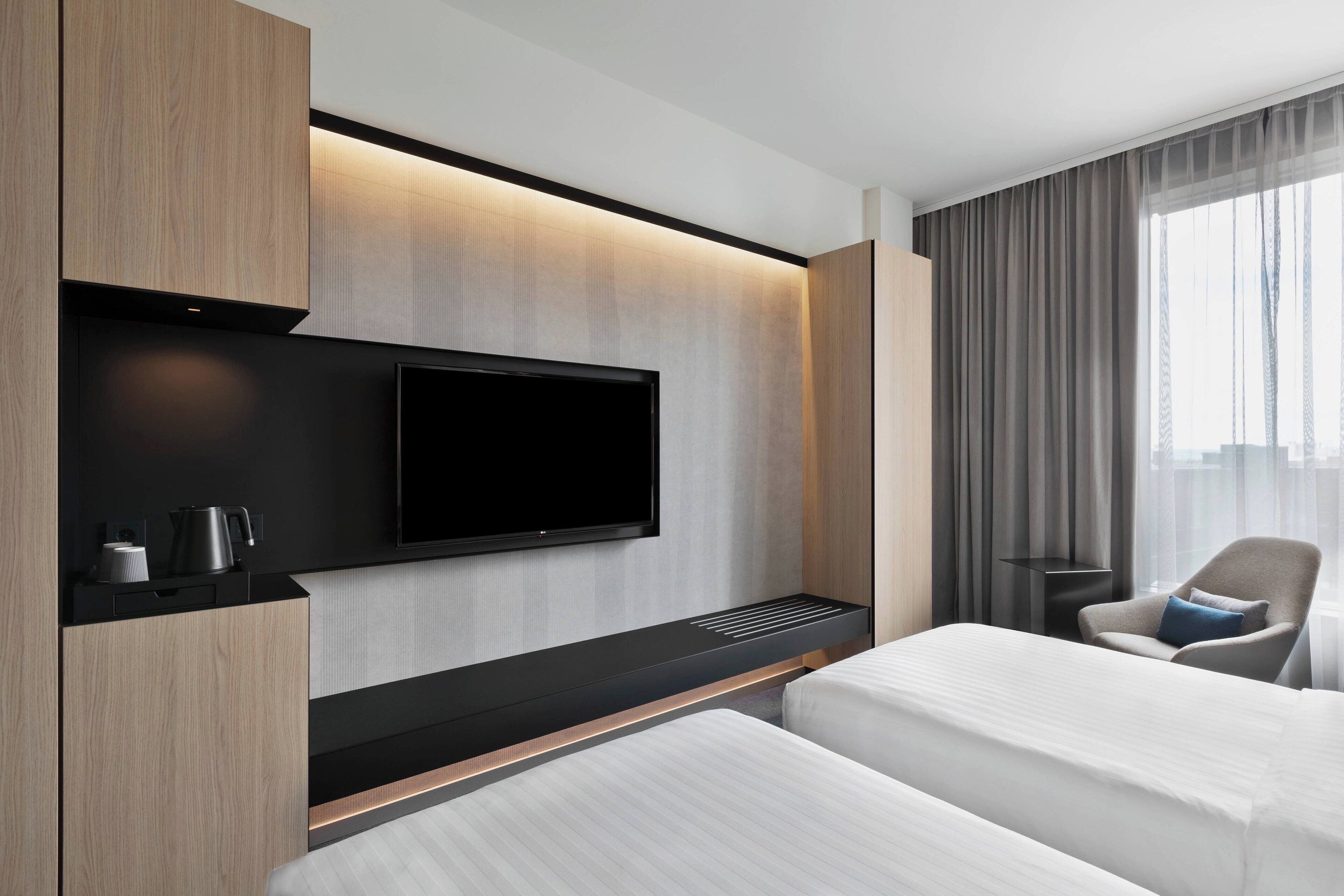 premium bedding, minibar, in-room safe, desk