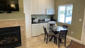 Deluxe Room, 2 Queen Beds | Private kitchen | Fridge, microwave, coffee/tea maker
